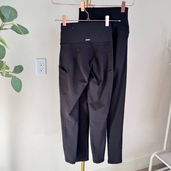 Bundle of 2 Aerie Leggings. 1- with pockets, 2 - no pockets - Picture 13 of 13